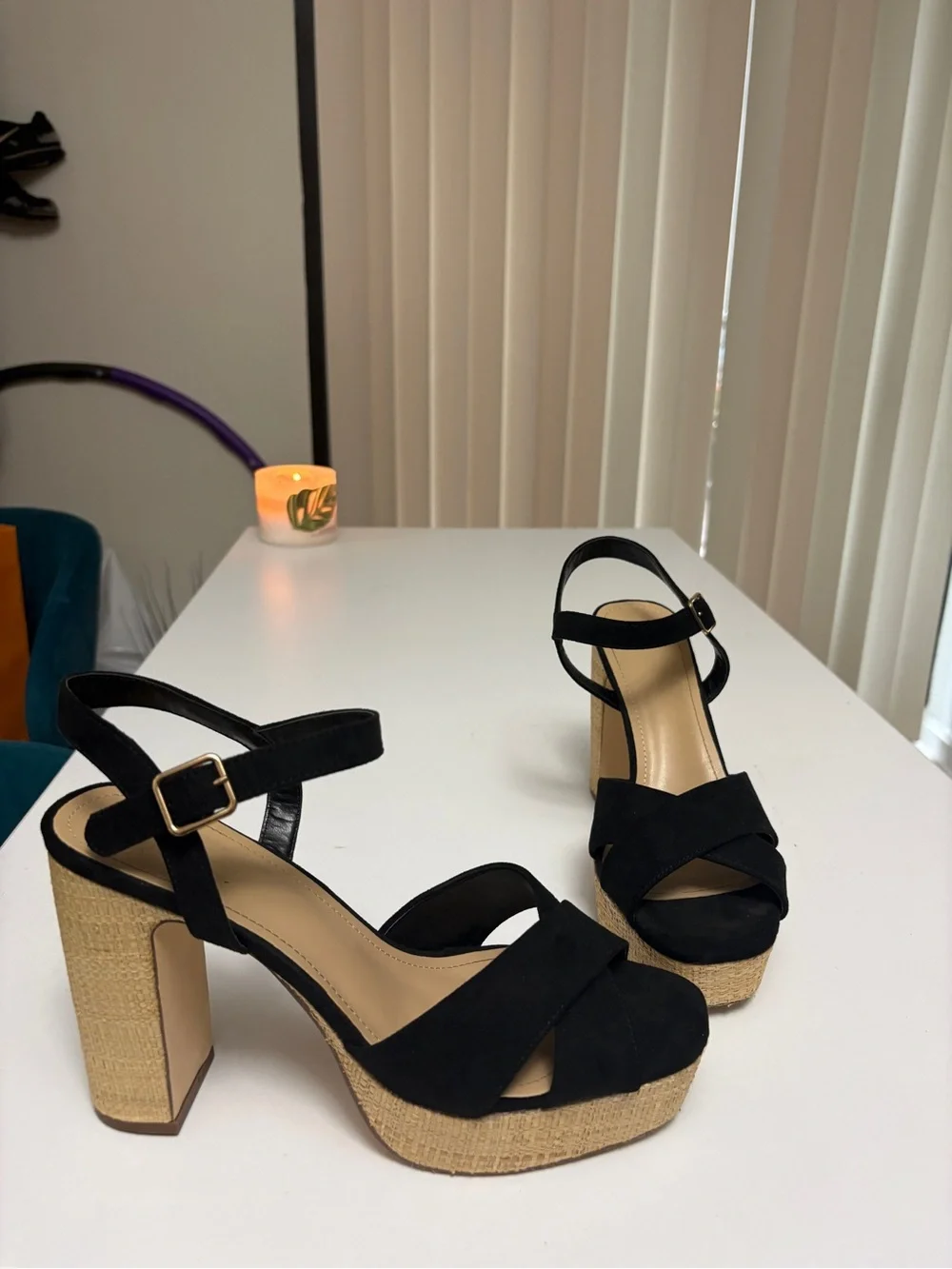 N/A stylish black